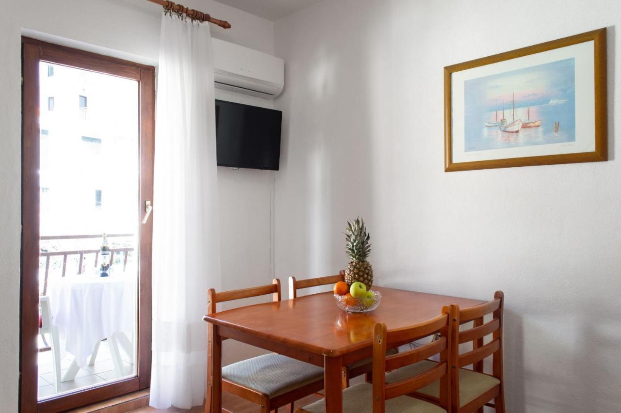 Niko Apartments Drvenik  Bagian luar foto